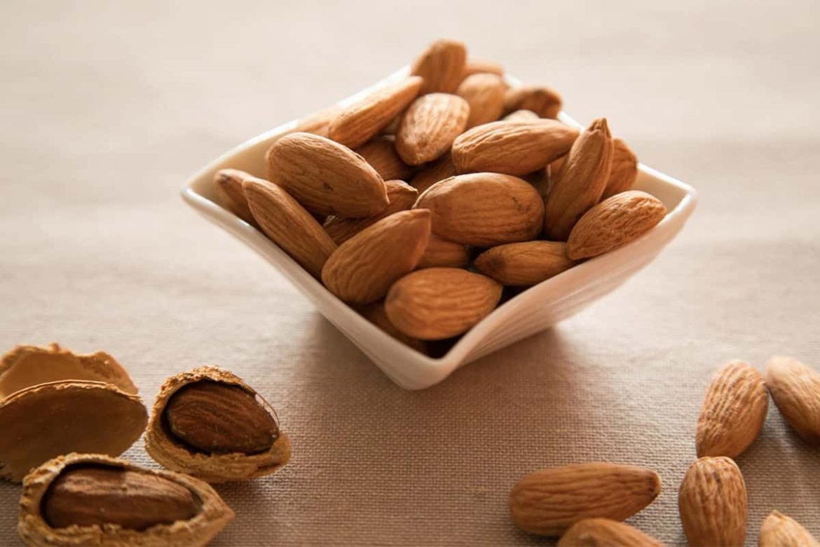 bitter almonds vs sweet almonds properties and differents