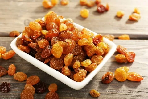  how many calories in ¼ cup of golden raisins 