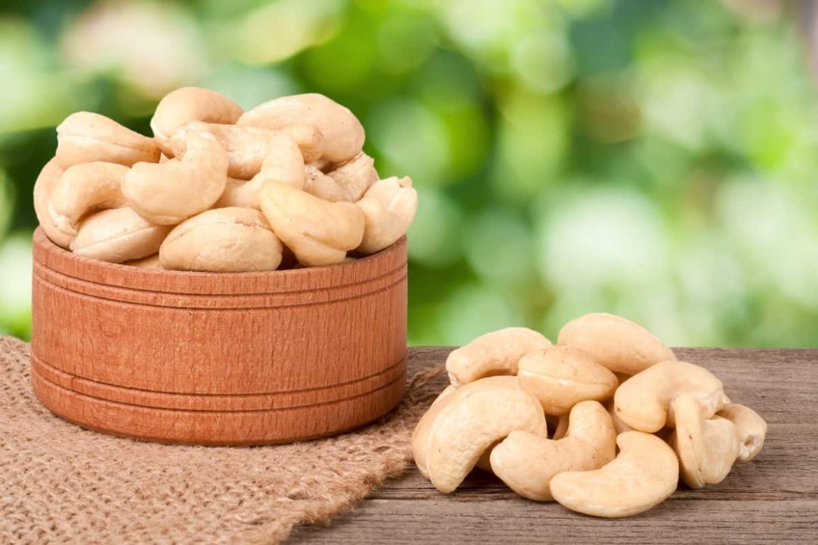 Cashew in Goa (Anacardium Occidentale) Peppery Salty Size 180 240 320