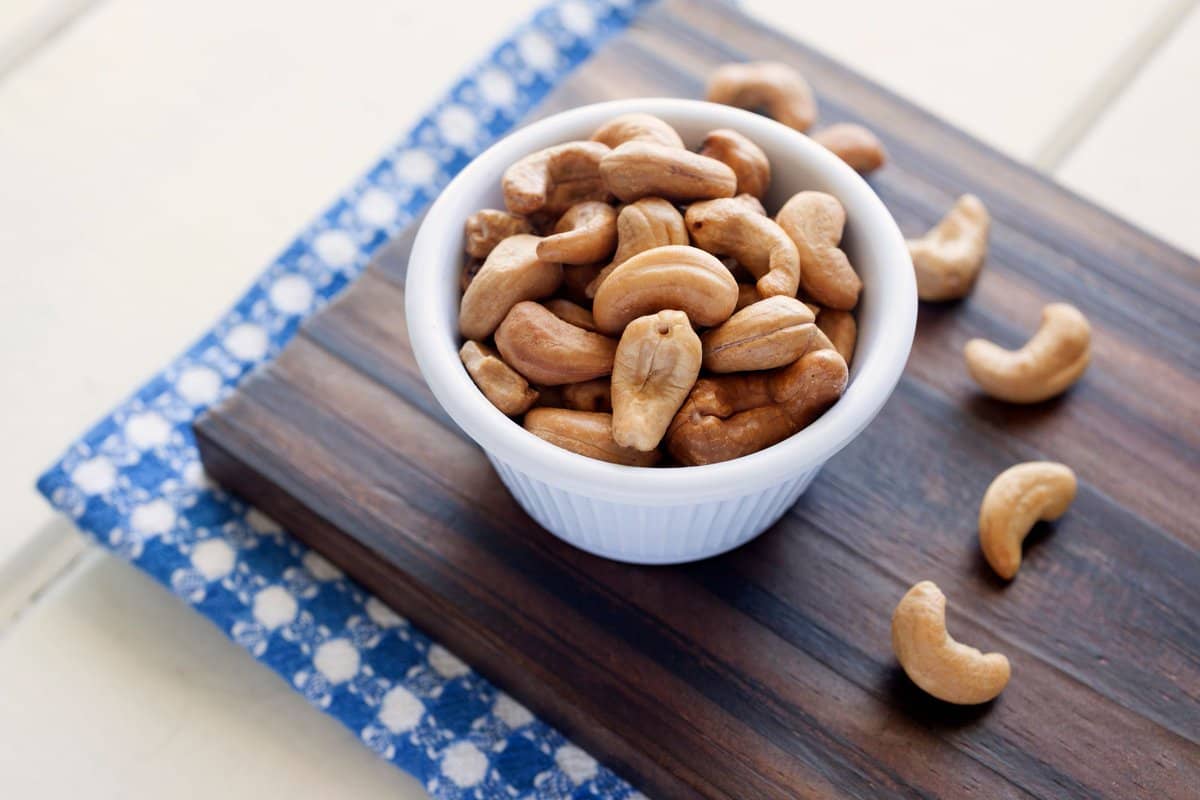  Cashew in Goa (Anacardium Occidentale) Peppery Salty Size 180 240 320 