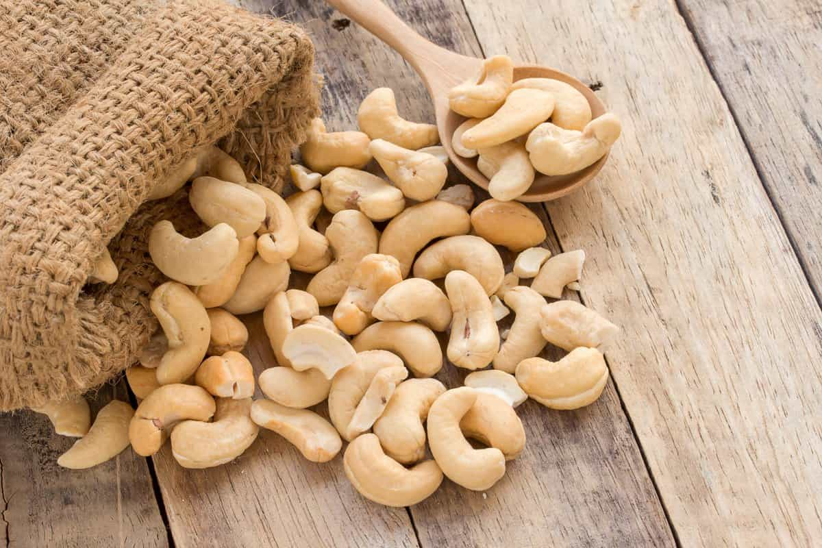  Cashews Per Pound (Acajou) Contains Protein Fiber Anti Diabetic Useful Fat Source 