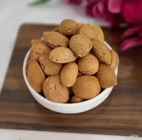 Almond fruit 