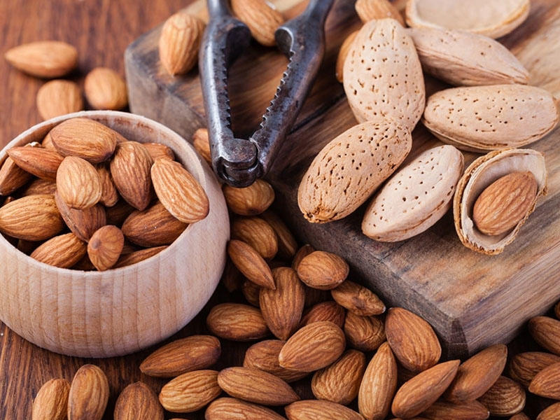 dry almond 